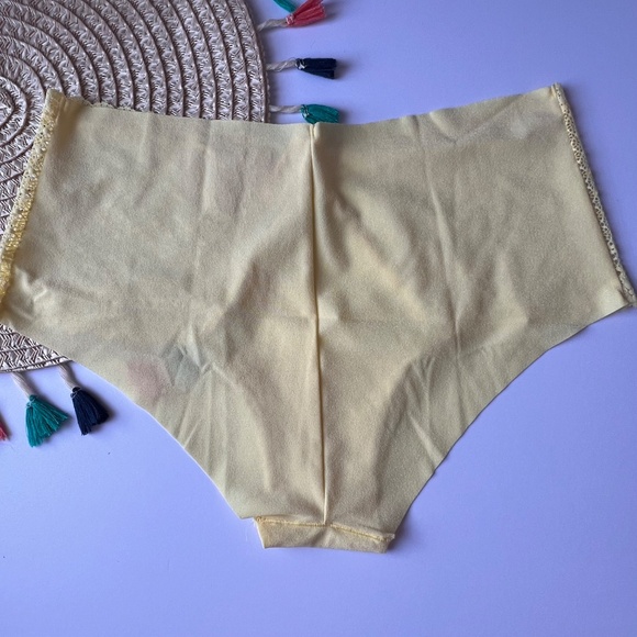 Victoria's Secret The Lacie Daisy Lace Cheeky Panty Yellow Tulip XS NEW - Picture 6 of 6